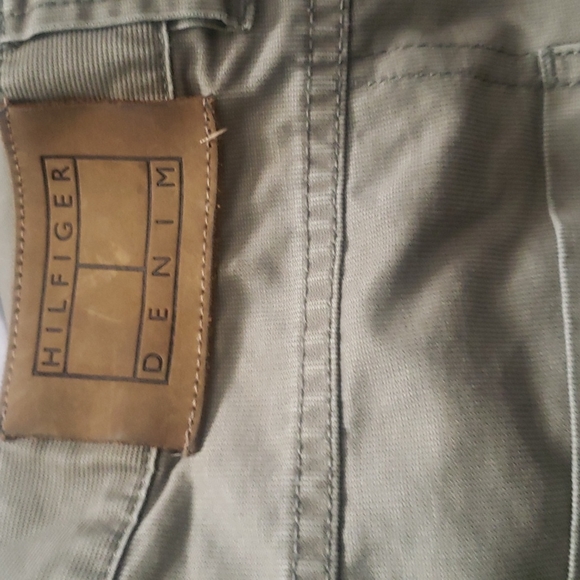 Tommy jeans in green - Picture 2 of 3